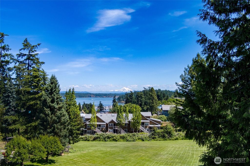 820 Guard Street, Friday Harbor, WA 98250
