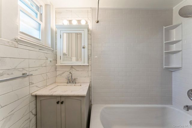 149-32 Union Turnpike 24-A, Briarwood, NY 11435