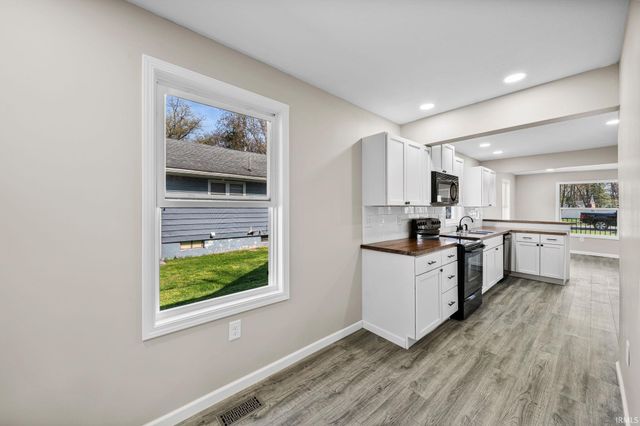 414 W Superior Street, Osceola, IN 46561