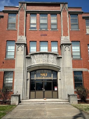 90 Mckinstry Ave 106, Chicopee, MA 01013
