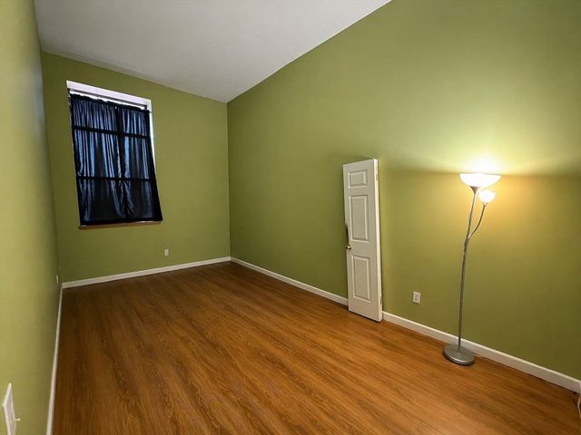 90 Mckinstry Ave 106, Chicopee, MA 01013