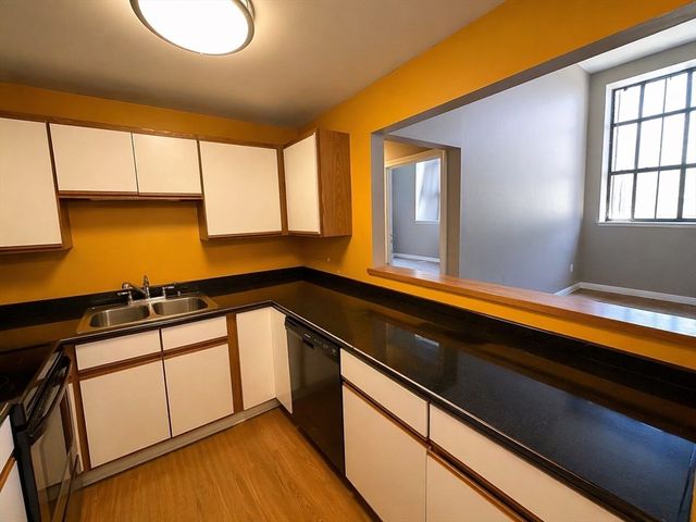 90 Mckinstry Ave 106, Chicopee, MA 01013