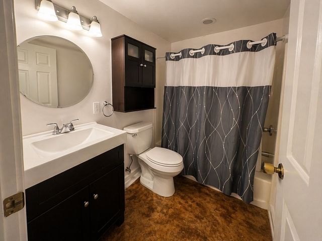 90 Mckinstry Ave 106, Chicopee, MA 01013