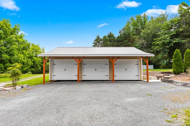 11134 London Lane, Apison, TN 37302