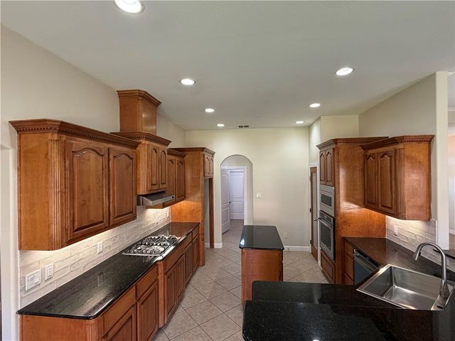 6510 Philmont Lake Dr, Corpus Christi, TX 78414