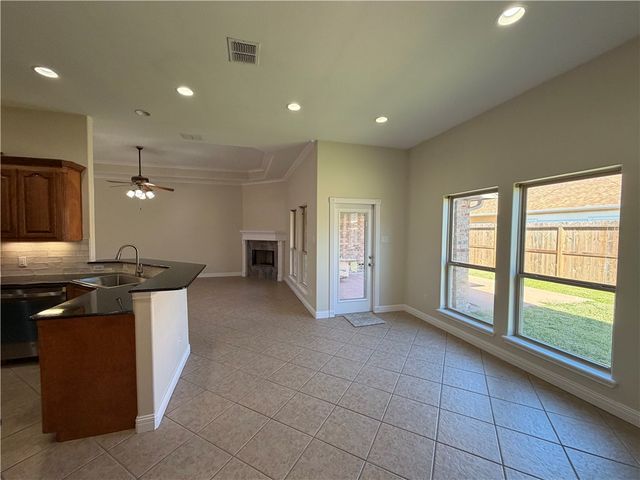 6510 Philmont Lake Dr, Corpus Christi, TX 78414