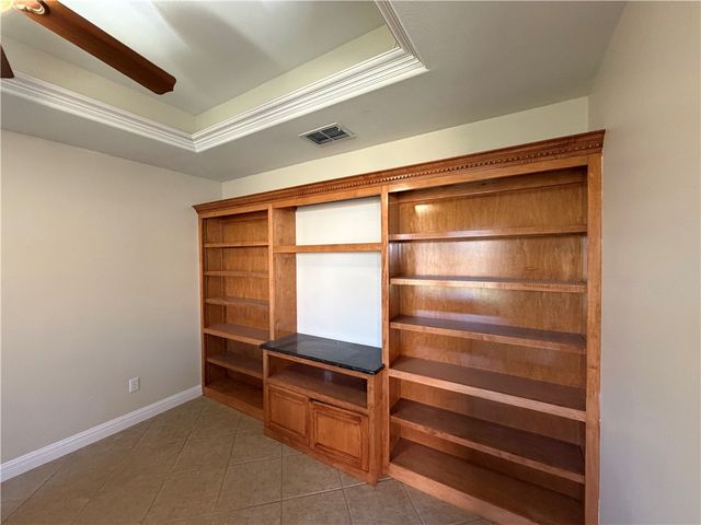 6510 Philmont Lake Dr, Corpus Christi, TX 78414