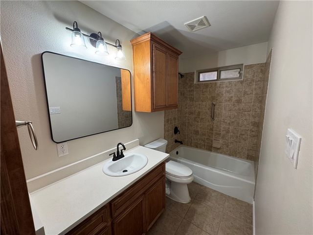 6510 Philmont Lake Dr, Corpus Christi, TX 78414