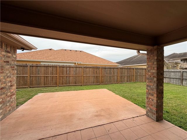 6510 Philmont Lake Dr, Corpus Christi, TX 78414