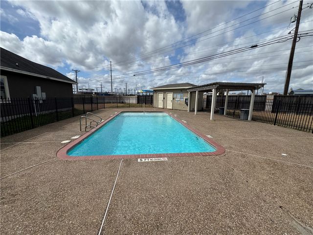 6510 Philmont Lake Dr, Corpus Christi, TX 78414