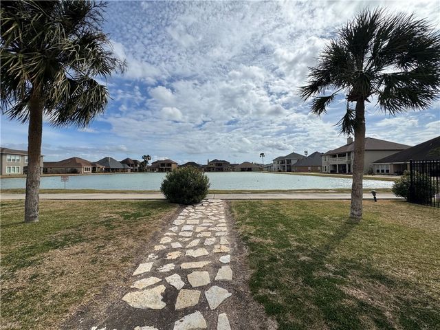 6510 Philmont Lake Dr, Corpus Christi, TX 78414