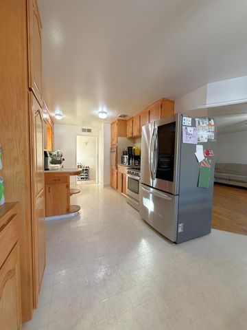 4045 E Bellaire Way, Fresno, CA 93726