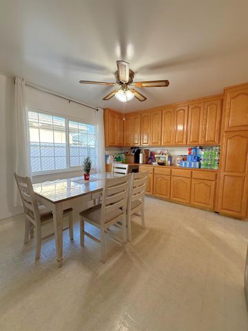 4045 E Bellaire Way, Fresno, CA 93726