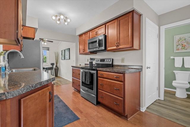 1139 Dogwood LANE, Waukesha, WI 53189
