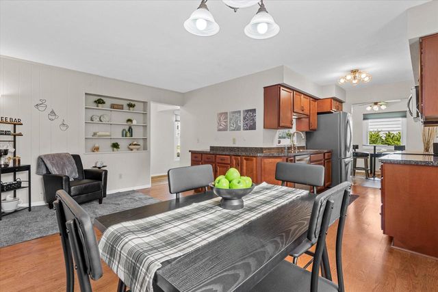 1139 Dogwood LANE, Waukesha, WI 53189