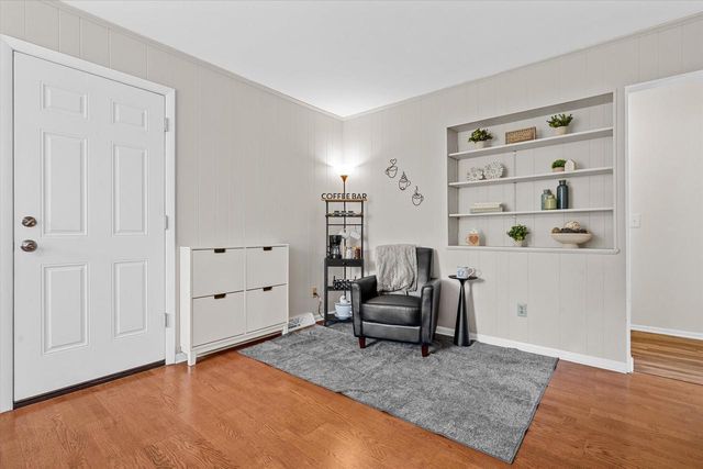1139 Dogwood LANE, Waukesha, WI 53189