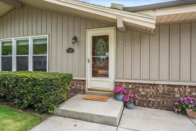 1139 Dogwood LANE, Waukesha, WI 53189