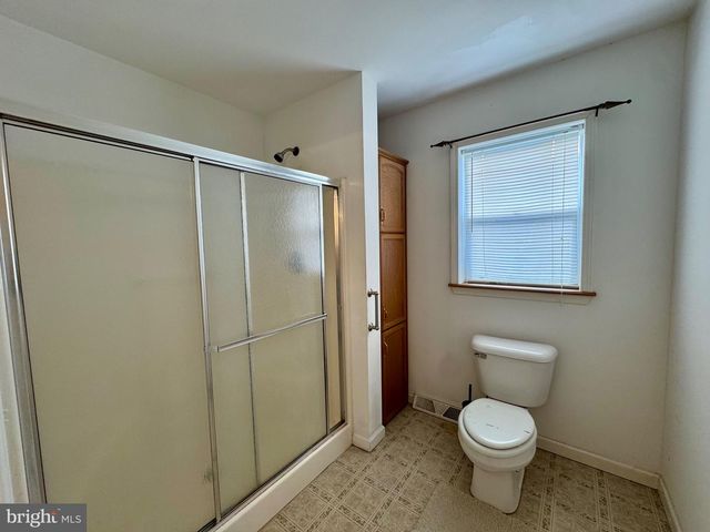 1660 HIGHLAND RIDGE RD, Berkeley Springs, WV 25411