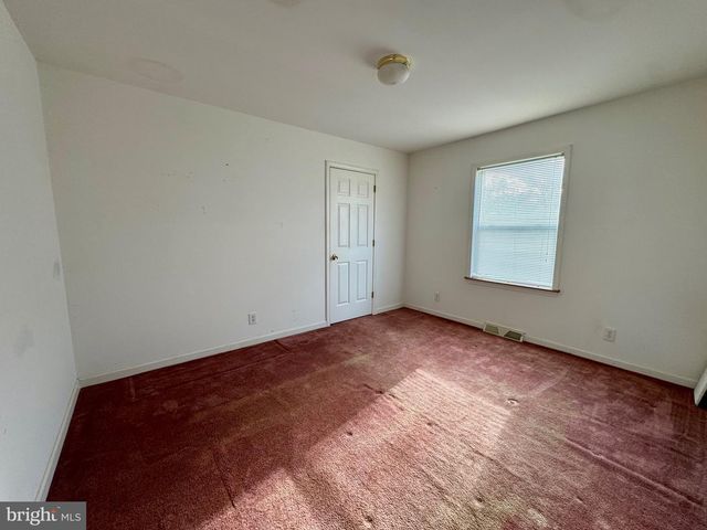 1660 HIGHLAND RIDGE RD, Berkeley Springs, WV 25411