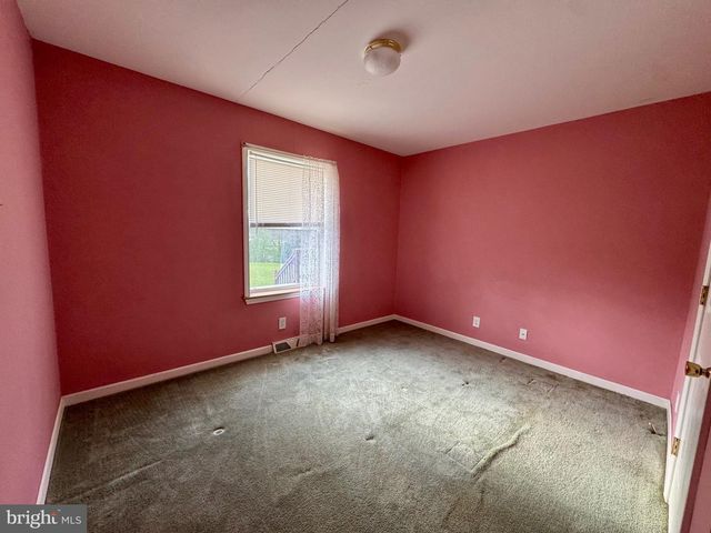 1660 HIGHLAND RIDGE RD, Berkeley Springs, WV 25411