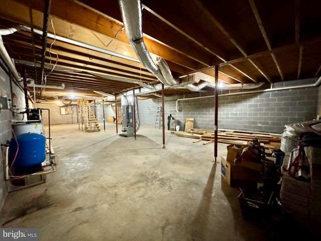 1660 HIGHLAND RIDGE RD, Berkeley Springs, WV 25411