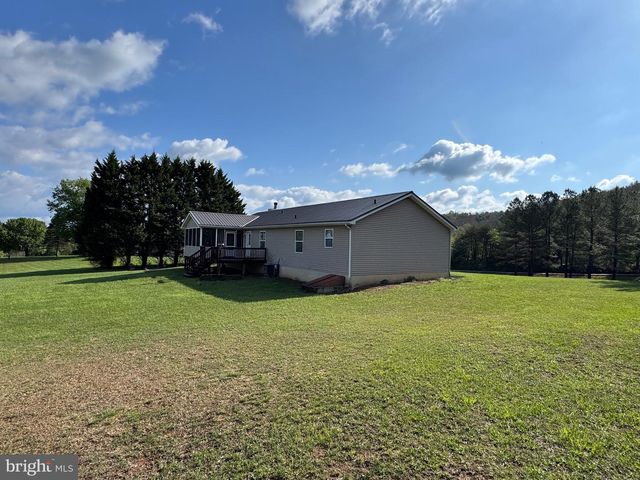 1660 HIGHLAND RIDGE RD, Berkeley Springs, WV 25411