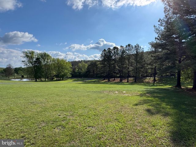 1660 HIGHLAND RIDGE RD, Berkeley Springs, WV 25411