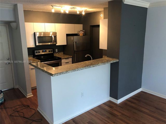 1900 Van Buren St 411B, Hollywood, FL 33020