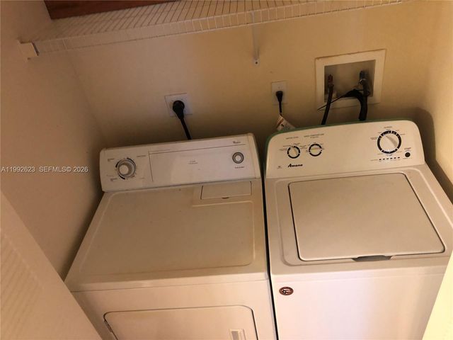 1900 Van Buren St 411B, Hollywood, FL 33020