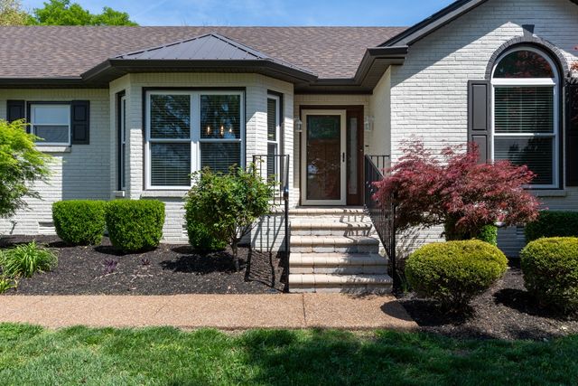 1051 Westbrook Dr, Gallatin, TN 37066