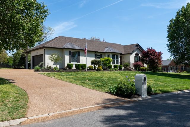 1051 Westbrook Dr, Gallatin, TN 37066