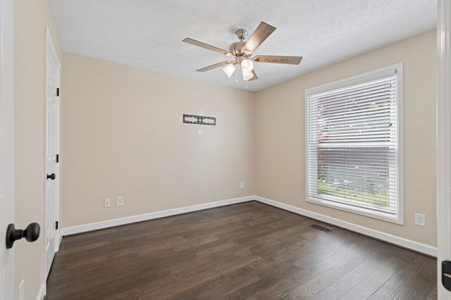 1051 Westbrook Dr, Gallatin, TN 37066