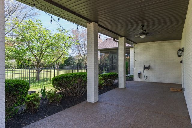 1051 Westbrook Dr, Gallatin, TN 37066