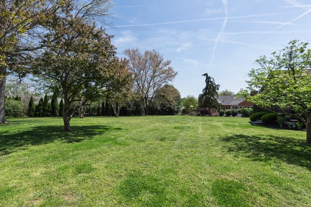 1051 Westbrook Dr, Gallatin, TN 37066