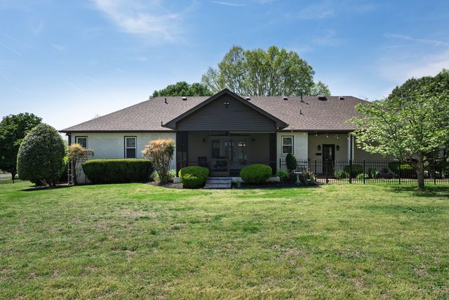 1051 Westbrook Dr, Gallatin, TN 37066