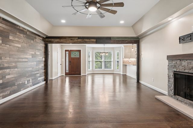 1051 Westbrook Dr, Gallatin, TN 37066