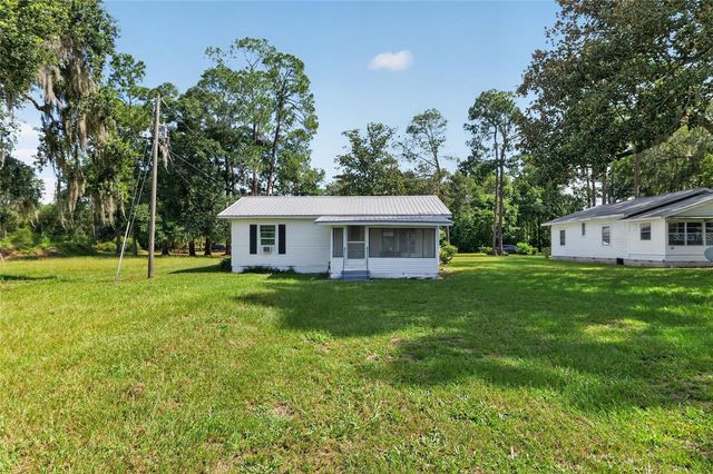 148 LAKE SHORE TERRACE, Interlachen, FL 32148