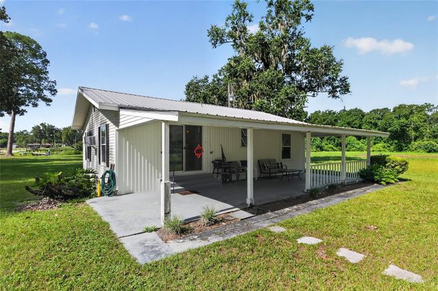 148 LAKE SHORE TERRACE, Interlachen, FL 32148