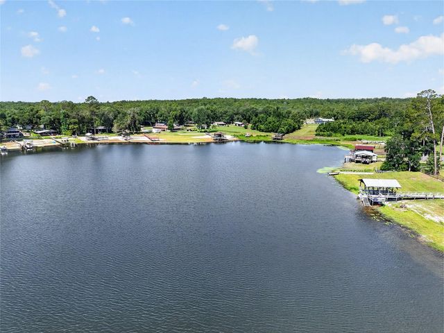 148 LAKE SHORE TERRACE, Interlachen, FL 32148