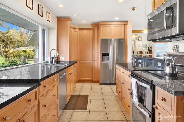 5279 Cherry Tree Lane, Blaine, WA 98230