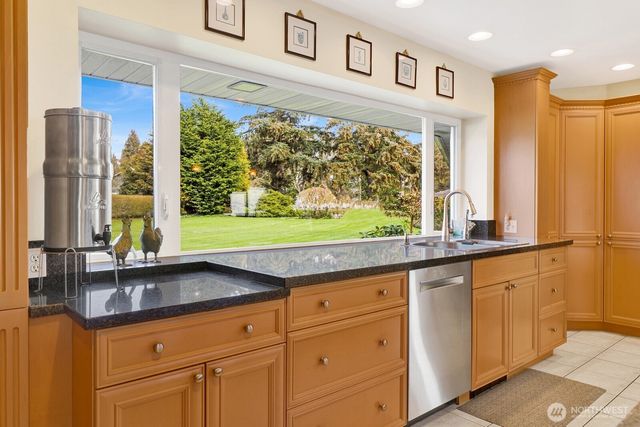 5279 Cherry Tree Lane, Blaine, WA 98230