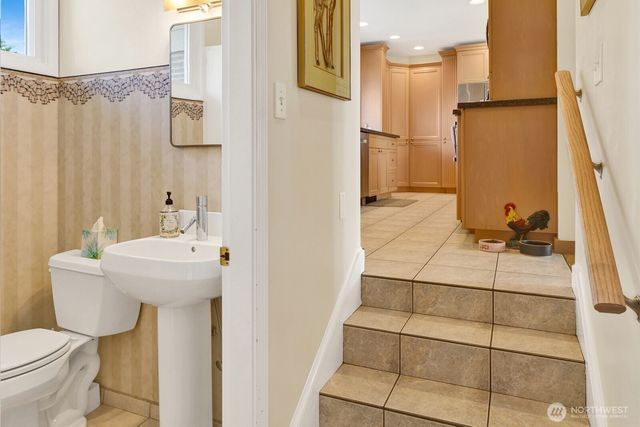 5279 Cherry Tree Lane, Blaine, WA 98230