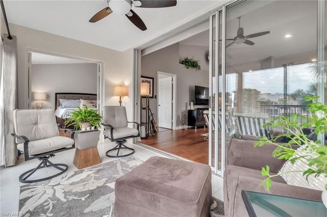 752 Wiggins Lake DR 201, Naples, FL 34110