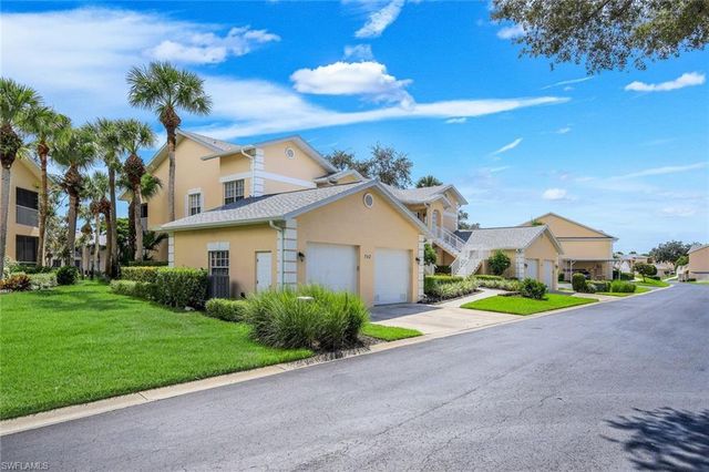752 Wiggins Lake DR 201, Naples, FL 34110
