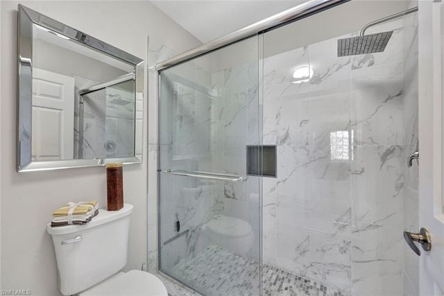 752 Wiggins Lake DR 201, Naples, FL 34110