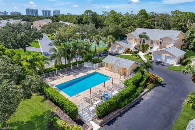 752 Wiggins Lake DR 201, Naples, FL 34110