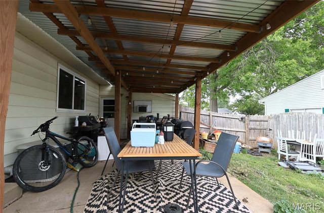 1370 Harkee Drive, Florissant, MO 63031
