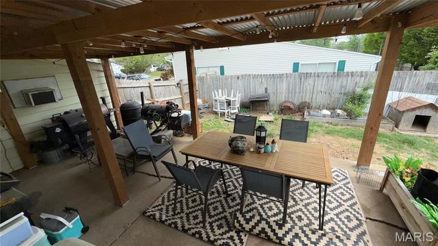 1370 Harkee Drive, Florissant, MO 63031