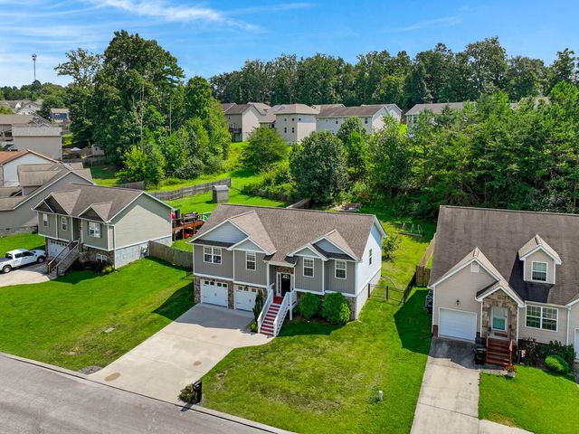1758 Short Leaf Lane, Soddy Daisy, TN 37379