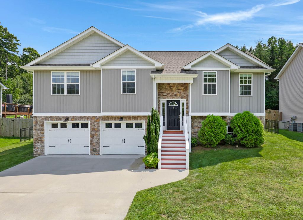 1758 Short Leaf Lane, Soddy Daisy, TN 37379